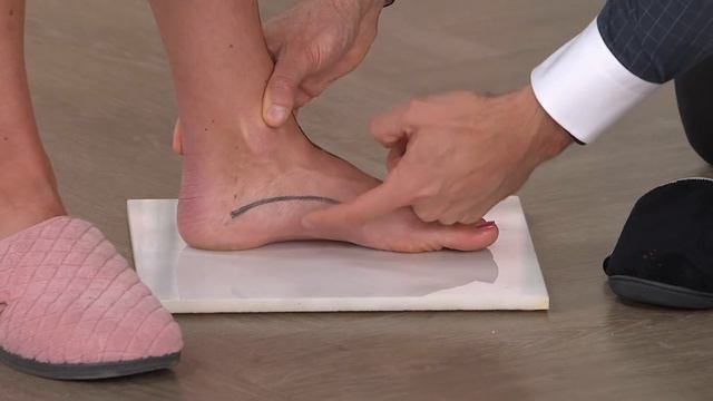 Vionic w/ Orthaheel Orthotic Adj. Strap Slippers - Adilyn with Albany Irvin смотреть онлайн