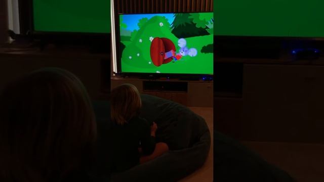 Шел по лесу маленький мышонок смотреть онлайн