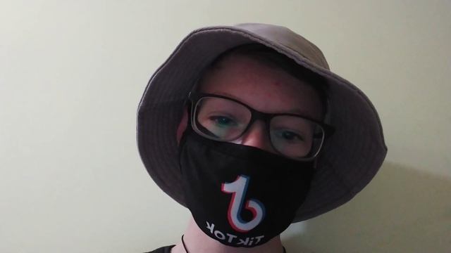 как и обищал лицо на 10 подпищиков.полное лицо покажу на 50подпищ, и также куплю микро или вебку) смотреть онлайн