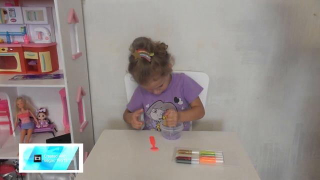 DIY: КАК СДЕЛАТЬ БЛЕСТЯЩЕГО ЛИЗУНА ДОМА. СЛАЙМ С БЛЕСТКАМИ. смотреть онлайн