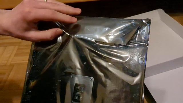 Unboxing *NEW* Gigabyte B760m DS3H DDR4 смотреть онлайн