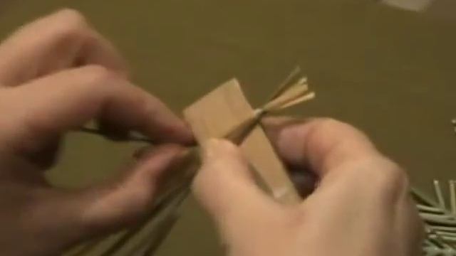 Плетение из соломы Снежинка.mp4 смотреть онлайн