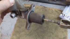 Замена главного цилиндра сцепления Ниссан Максима А32