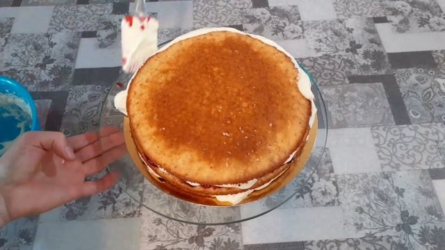 Торт на кефире со взбитыми сливками и творожным сыром. смотреть онлайн