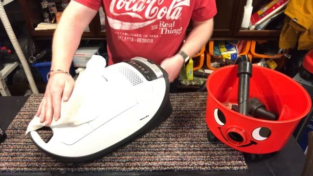 Miele C3 Complete, My First Miele Cylinder Vacuum Cleaner смотреть онлайн