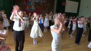 Флешмоб 4 класса в школе