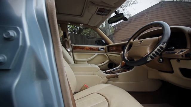 Daimler Six XJ Series 4.0 (Oct 2014) смотреть онлайн