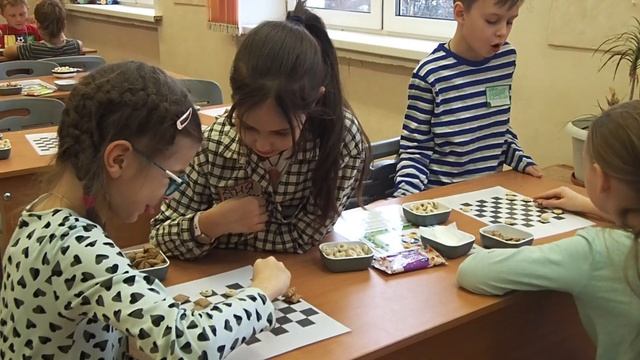 Съедобные шашки на математической игротеке смотреть онлайн