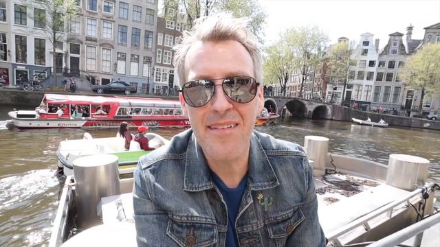 Mindfulness | How To Stay PRESENT In A World Of Noise смотреть онлайн