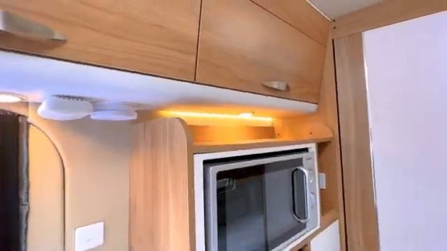 ALL NEW 2022 SAIC Maxus Traveler V100 - Exterior And Interior смотреть онлайн