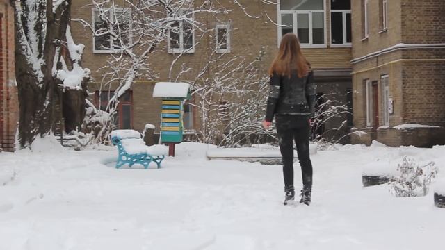 Собака на прогулке. Как Настя гуляет с Шариком ))))))) смотреть онлайн