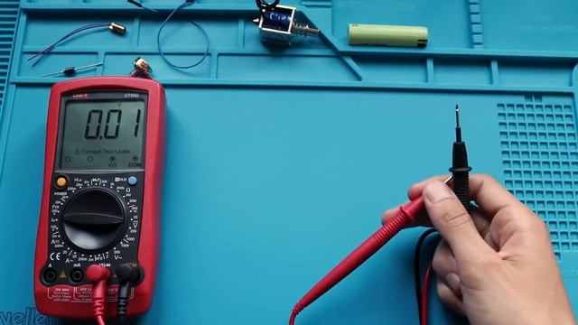 The Best Multimeter Tutorial / How To Change Multimeter Battery Or Fuse