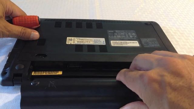Acer V5 Notebook Battery Swap 6-Cell to 4-Cell смотреть онлайн
