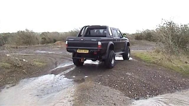Mitsubishi L200 Warrior Offroading at Magheramourne смотреть онлайн