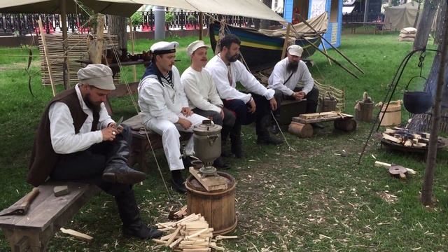 Рыбаки поют песню на Чистых прудах. Времена и эпохи. 6 июня 2017 смотреть онлайн