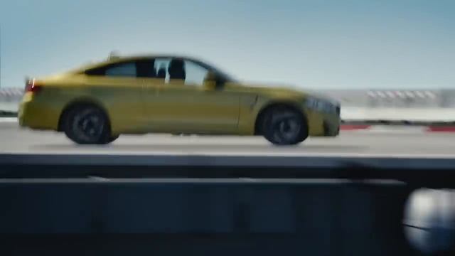 BMW M4 - "Ultimate Racetrack" смотреть онлайн