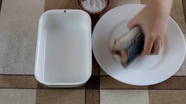 Скумбрия соленая в домашних условиях - Простой рецепт - Быстро и вкусно - Про вкусняшки смотреть онлайн