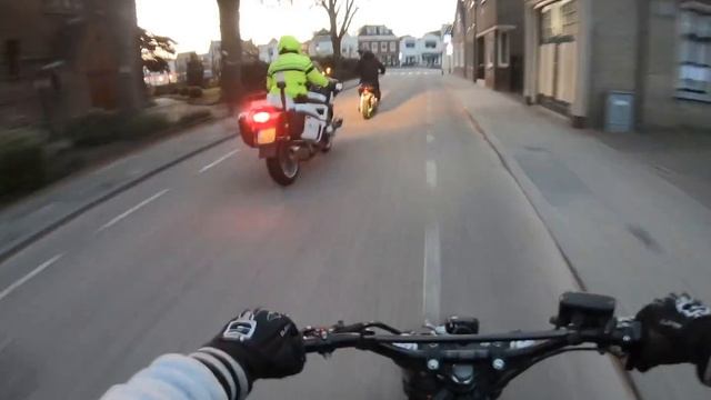 Police chasing a gilera runner 180 in the netherlands смотреть онлайн