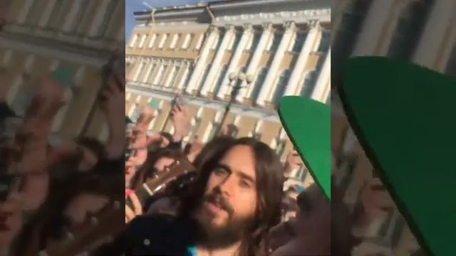 Джаред Лето на Дворцовой площади в Петербурге . смотреть онлайн