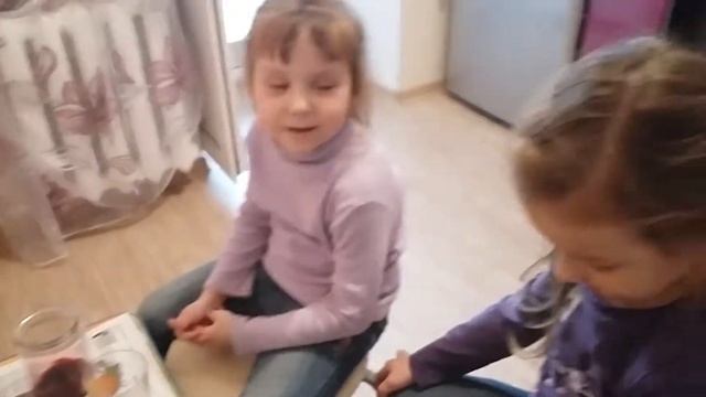 Красим яйца на пасху смотреть онлайн