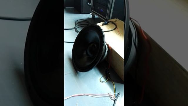L15/8574-Professional Audio Speakers, Heavy-duty subwoofer-550W, 97dB смотреть онлайн