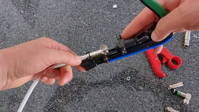 Обжимаем правильно компрессионный коннектор типа F (RG6 - RG11) смотреть онлайн