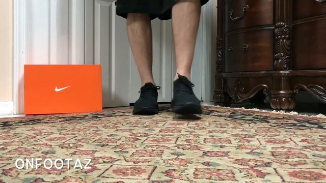 Nike Epic React Flyknit Black Racer Blue On Foot смотреть онлайн