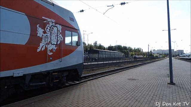 Vilnius train Double deck SKODA EMU EJ575 смотреть онлайн