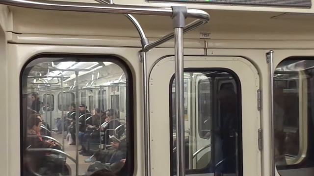 Метропоезд Санкт-Петербурга 8-72: метровагон 81-717.5П (ОЭВРЗ), б. 1126 - 2 линия (28.04.18) смотреть онлайн