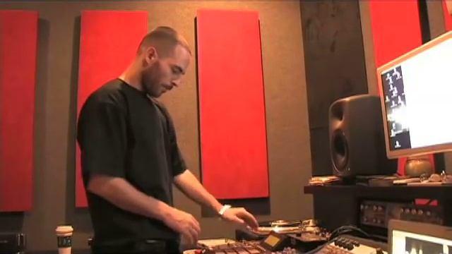 The Alchemist making "Key To The City" beat смотреть онлайн