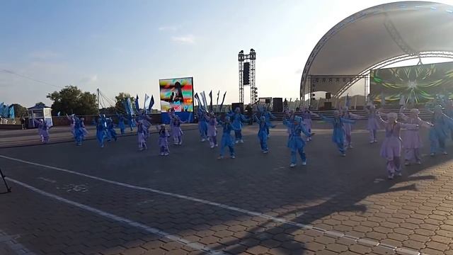 День Конституции. Выступление на набережной Павлодара. Набережная Павлодар. смотреть онлайн