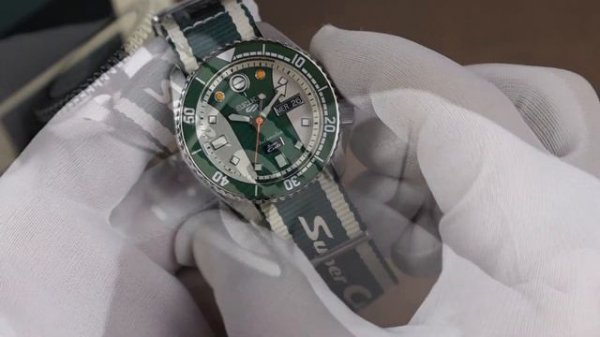 Seiko 5 Super Cub Limited Edition Unboxing - SRPJ49