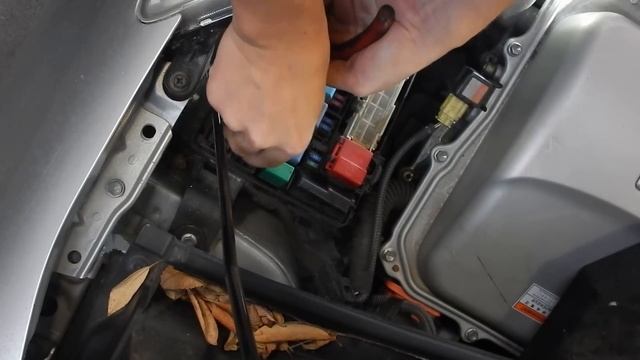 Gen 2 Prius Fuel Pump Relay P0A0F смотреть онлайн