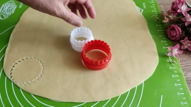 Никогда бы не подумала что это так вкусно! Всего лишь добавьте УКСУС в тесто! Результат вас удивит. смотреть онлайн