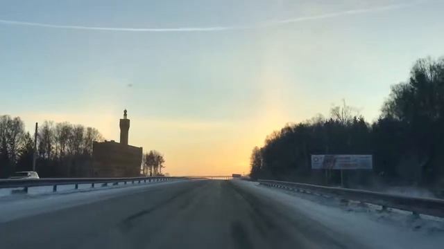 Вертикальные столбы света под Екатеринбургом смотреть онлайн