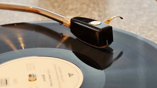 Ravel - Bolero (Tacet Backwards Vinyl: Ortofon SPU, PTP Solid12 (Lenco), Graham Slee Accession)