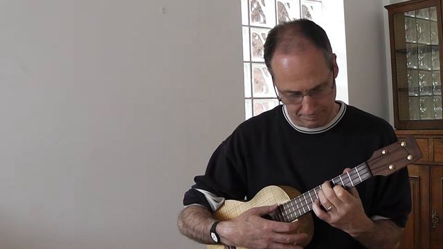 Smoke Gets In Your Eyes (Jerome Kern) on tenor ukulele смотреть онлайн