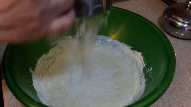 Заливной пирог с луком и яйцом. Первый урожай!!!