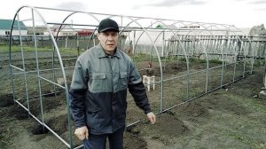 Теплица с открывающейся крышей. Стоит ли собирать теплицу самостоятельно...