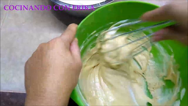 BIZCOCHO SUPER ESPONJOSO DE VAINILLA🌸COCINANDO CON ERIKA 🌸 смотреть онлайн