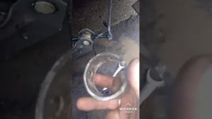 Снимаем датчик АБС на пассат б5