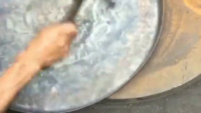 КАК ИЗГОТАВЛИВАЮТСЯ КОВАНЫЕ ГОНГИ. ГОНГ ДЛЯ МЕДИТАЦИИ ПРОЦЕСС ПРОИЗВОДСТВА. . смотреть онлайн