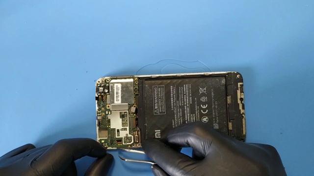 СОБИРАЕМ ИЗ ДВУХ СМАРТФОНОВ - ОДИН. XIAOMI REDMI 4X смотреть онлайн