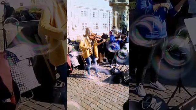 I Love Rock and Roll Уличные музыканты Карловый мост. Прага. Чехия смотреть онлайн