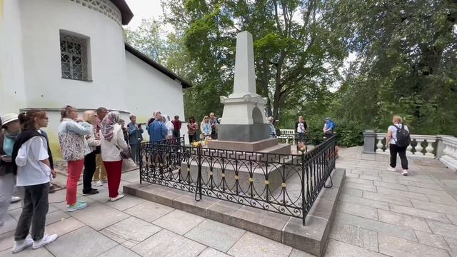Свято-Успенский Святогорский монастырь. Место захоронения А.С. Пушкина смотреть онлайн