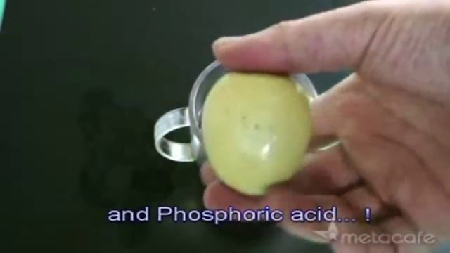 Яйцо помещенное в кока колу..