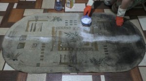 Как почистить БОЛЬШОЙ и  ГРЯЗНЫЙ КОВЕР, ПАЛАС, КОВРОЛИН, КОВРОВОЕ ПОКРЫТИЕ / Очень БЮДЖЕТНО/