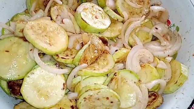 ЖАРЕНЫЕ КАБАЧКИ НА ЗИМУ. по вкусу как Шашлык смотреть онлайн