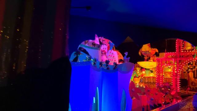 [4K] FULL It's a Small World Holiday 2021 at Disneyland Park! - Front Row POV! смотреть онлайн