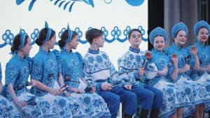 «ПОПУРРИ НА ТЕМУ НАРОДНЫХ ПЕСЕН» - исполняет Ансамбль ложкарей «Задоринка»